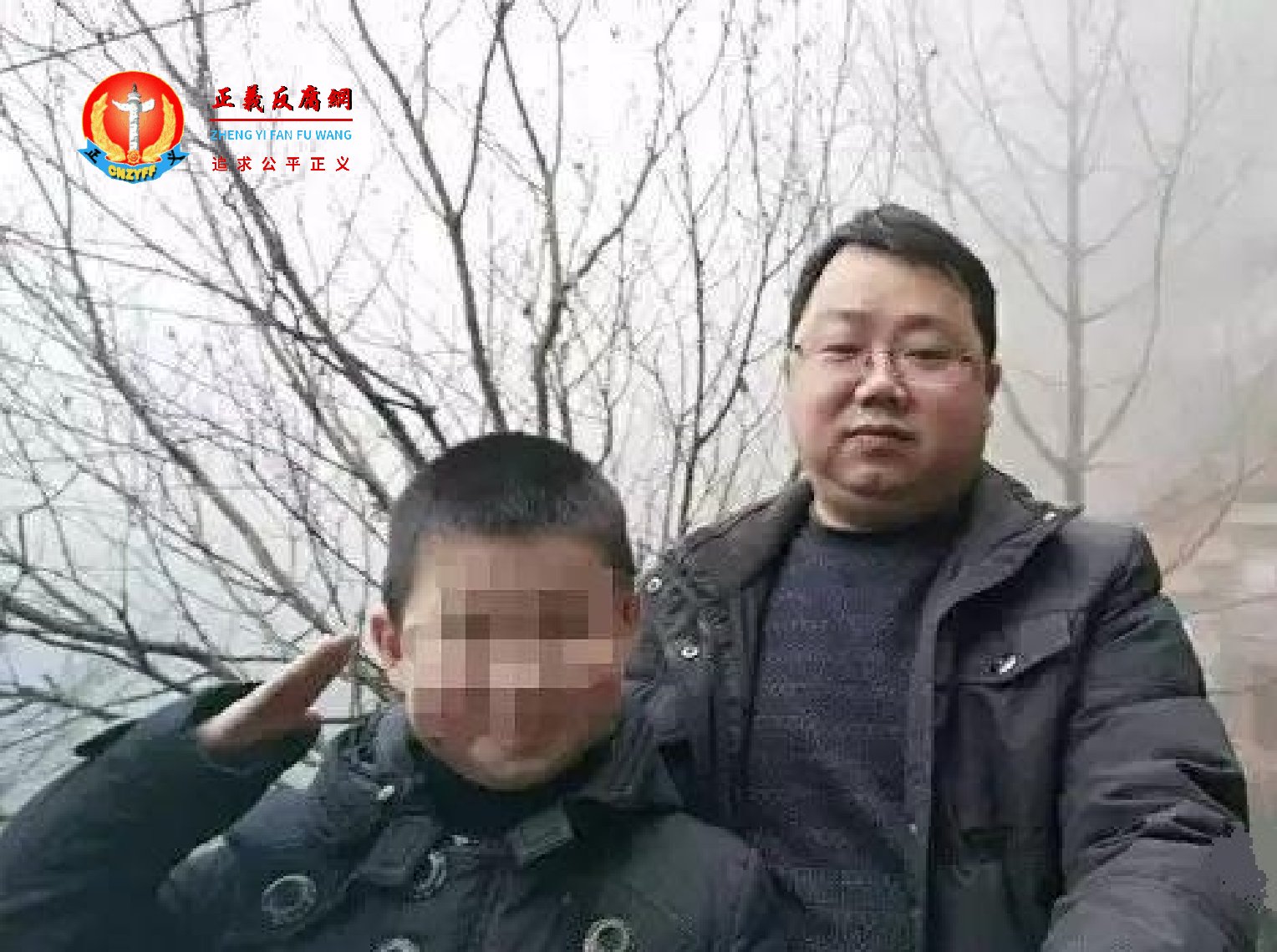 38岁的洪升,安徽黄山歙县王村镇副镇长。在上班时间去滴滴网络约车接单被行政警告处分.png 38岁的洪升,安徽黄山歙县王村镇副镇长。在上班时间去滴滴网络约车接单被行政警告处分.png